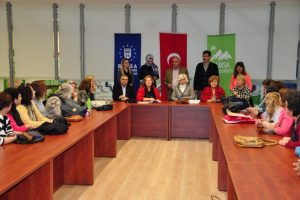 Ressam g&ouml;n&uuml;ll&uuml;leri Kent Konseyi'nde bir araya geldi