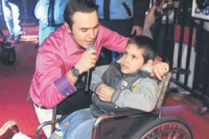 Mustafa Ceceli'den İngilizce şarkı geliyor...