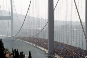 K&ouml;pr&uuml; &uuml;zerinde koşulmayacak!