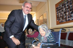 Karaloğlu, kendisinin vali olduğuna zor inandırdı