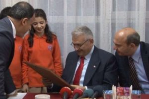 Ulaştırma Bakanı'ndan "dershane" a&ccedil;ıklaması