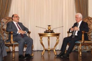 Rum sevgili ne evlenmek ne de ayrılmak istiyor