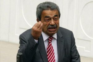 Gen&ccedil;: Odama 3 kız geldi...
