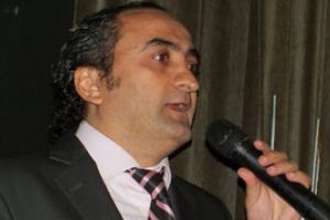 Ko&ccedil; Lisesi'nde 'z&uuml;ppe' krizi
