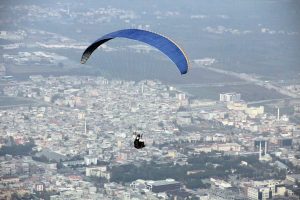Bursalı sporcu yama&ccedil; paraş&uuml;t&uuml; ile Eskişehir'den Konya'ya u&ccedil;tu
