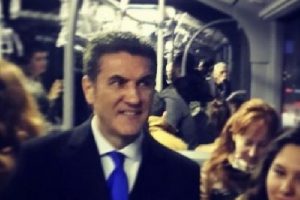 Sarıg&uuml;l metrob&uuml;se bindi ve...