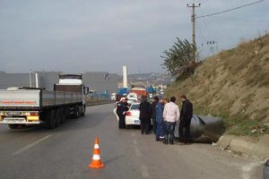 12 tonluk sa&ccedil; rulo durağa d&uuml;şt&uuml;!