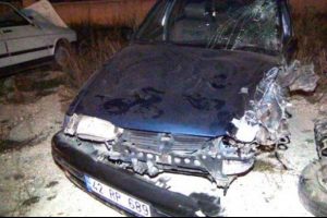 2 otomobil &ccedil;arpıştı: 1 &ouml;l&uuml;