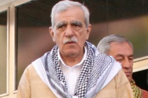 Ahmet T&uuml;rk BDP'den &ccedil;ok farklı