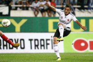 Trabzonspor'un g&ouml;z&uuml; Mustafa Pektemek'de