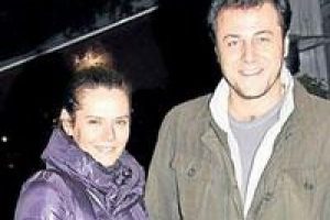 "Aynı evde birbirimize hasretiz"