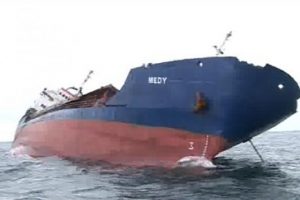 Marmara Denizi'nde batan yük gemisinden yakıt tahliyesi başladı