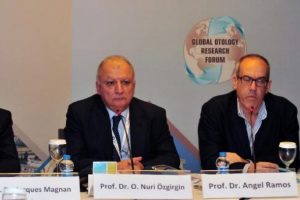 "Biyolojik kulakla anadil dahi &ouml;ğretilebilir"