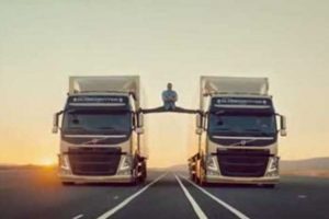 Van Damme kendini aştı!
