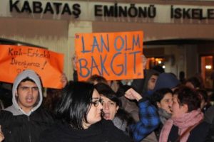 Kadık&ouml;y'de "kızlı erkekli" y&uuml;r&uuml;y&uuml;ş