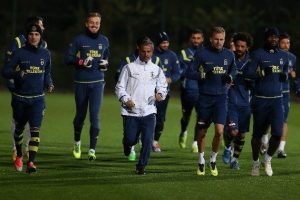 Fenerbah&ccedil;e  hazırlıklarını s&uuml;rd&uuml;rd&uuml;