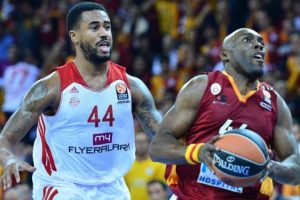 Aslan'dan Bayern'i par&ccedil;aladı