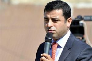 Demirtaş: "Barzani, ucuz politikalara alet olmaz"