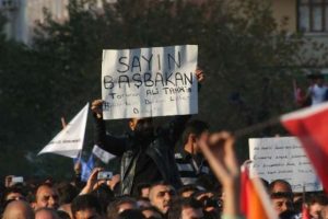 Başbakan'a torunlu pankart
