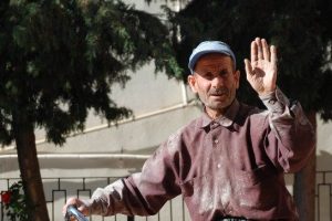Yaşlı adamın bisikletini &ccedil;alan zanlı yakalandı
