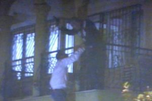 Alkoll&uuml; emekli polis korku dolu anlar yaşattı