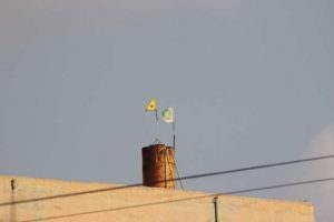 Rasulayn'a YPG flaması asıldı
