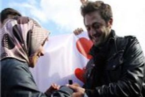 K&ouml;pr&uuml;'de s&uuml;rpriz evlenme teklifi!