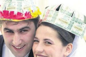 Milyonerler geliyor