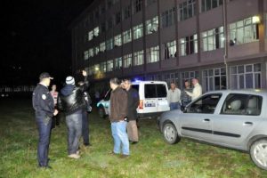 İddia &uuml;zerine pencereden atladı!