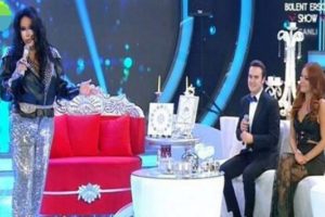 B&uuml;lent Ersoy pantolon giydi