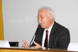 Nihat Hatipoğlu siyasete mi giriyor ?