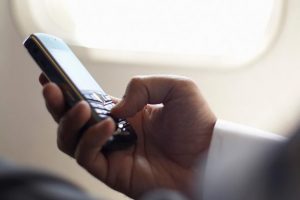 U&ccedil;akta telefon yasağı bitiyor!