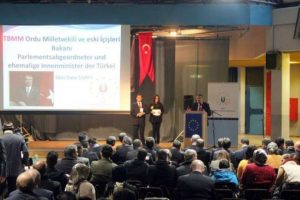 "T&uuml;rk toplumu &ouml;nemli &ccedil;alışmalara imza atıyor"