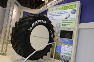 Michelin 'd&uuml;nyanın en geniş trakt&ouml;r lastiği'ni &uuml;retti!