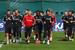 Beşiktaş'ta hazırlıklar s&uuml;r&uuml;yor