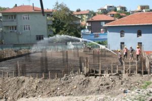Cami temelinde tanımlanamayan hayvan fosili bulundu