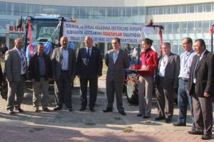 Arıcıların trakt&ouml;r sevinci