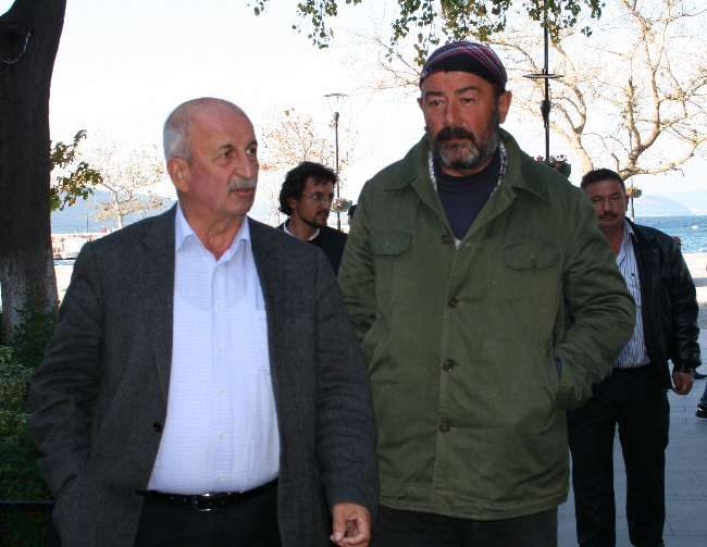 A&ccedil;lık grevi yapan vatandaş referandum istiyor