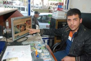 Barışı g&ouml;zyaşlarıyla isteyen o gen&ccedil; konuştu