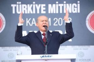"T&uuml;rk Bayrağı yada Atat&uuml;rk posteri asarsanız, bu su&ccedil; olmaya başladı"