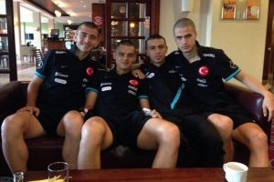Enes &Uuml;nal'ın "sa&ccedil;" operasyonu!