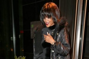 Rihanna yine gecelerde