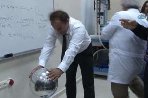 Jenerat&ouml;r&uuml; test ettirirken &ccedil;arpıldı