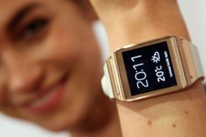 Galaxy Gear 50 binin altında sattı