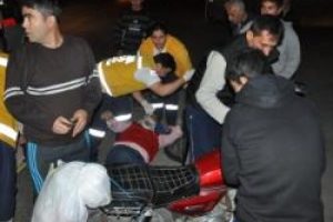 İki motosiklet &ccedil;arpıştı: 4 yaralı