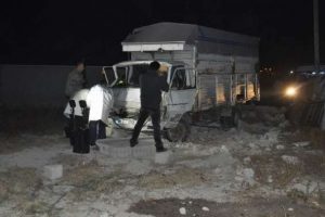 Polisten ka&ccedil;tılar, duvara tosladılar