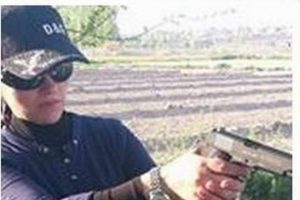Annesinin poz verdi, o aynı tabancayla cinayet işledi