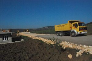 Mudanya k&ouml;ylerinde yol &ccedil;alışmaları devam ediyor