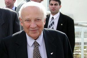 Klerides son yolculuğuna uğurlandı