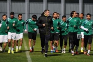Timsah Kasımpaşa ma&ccedil;ının startını verdi